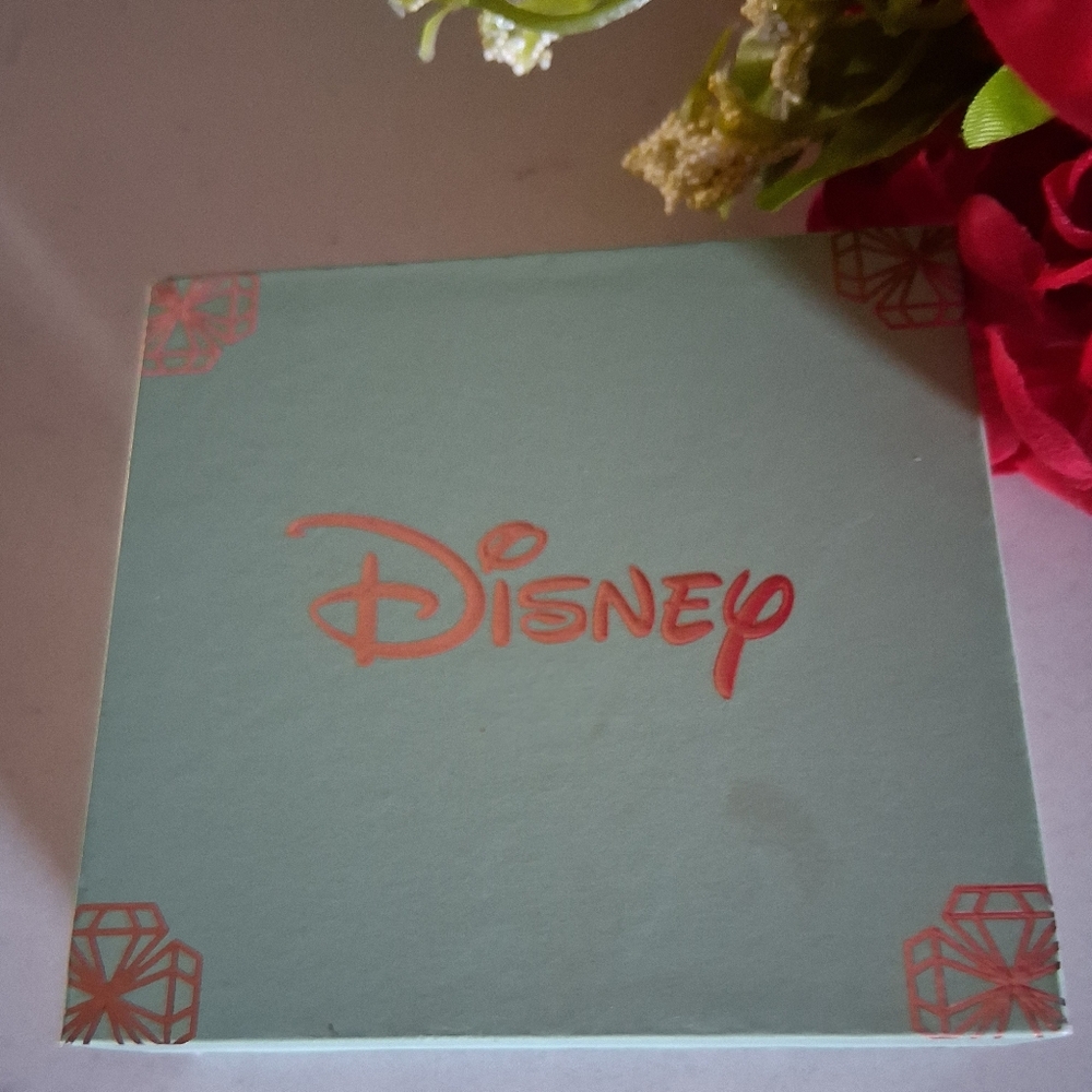 Goldtone Disney "Love Is Beautiful" Necklace with Minnie Mouse. Silver Plated. - Picture 3 of 4